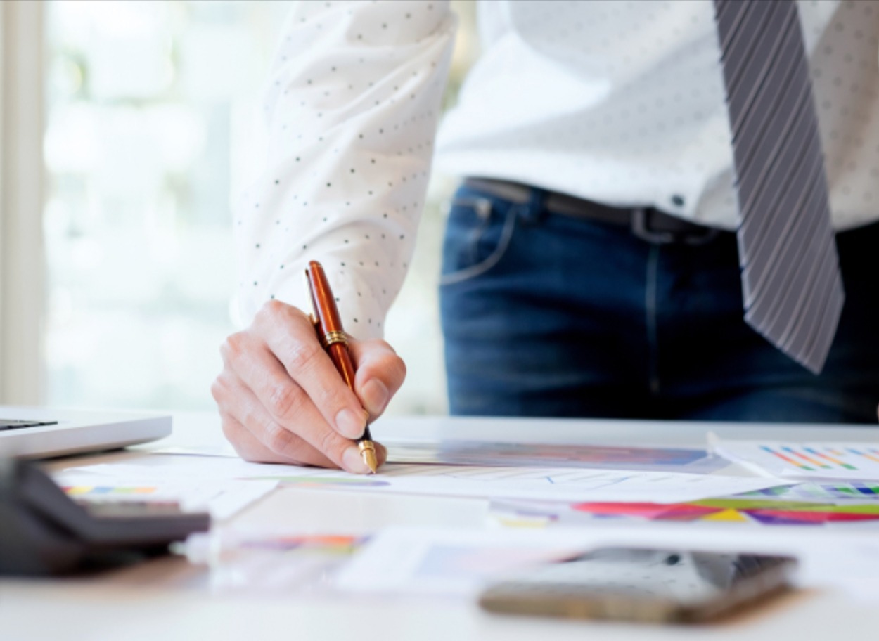 Four Factors to Consider When Choosing an Investment Banking Company